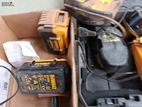 Lot 279 - laders en batterijen dewalt - afbeelding 3 van  5
