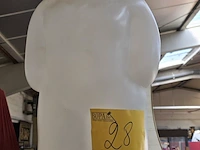 Lot 28 - beer in kunststof om verlichting in te plaatsen - afbeelding 1 van  3