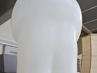 Lot 28 - beer in kunststof om verlichting in te plaatsen - afbeelding 2 van  3