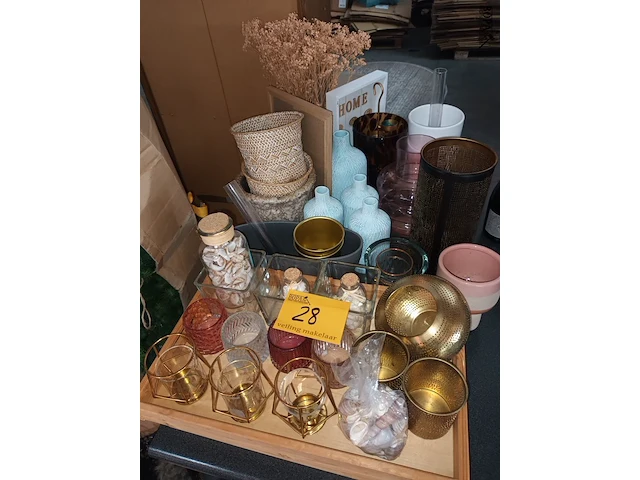 Lot 28 - decoratie. 45 stuks - afbeelding 1 van  5
