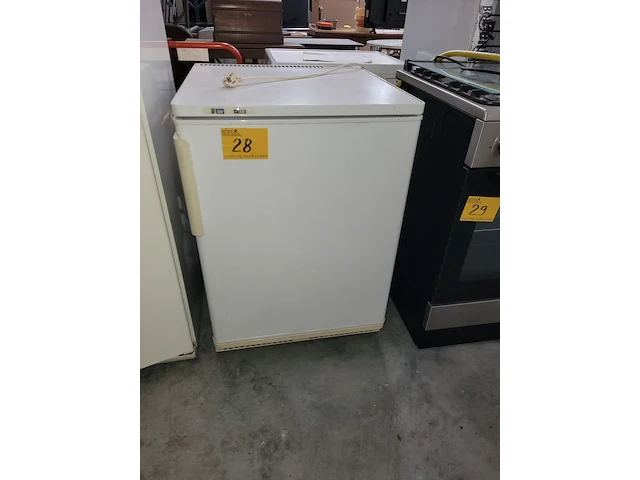 Lot 28 - diepvriezer tafelmodel - afbeelding 1 van  2