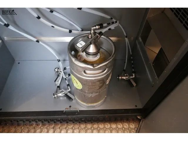 Lot 28 - diverse dranken - afbeelding 2 van  10