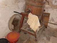 Lot 28 - diversen. inhoud kelder