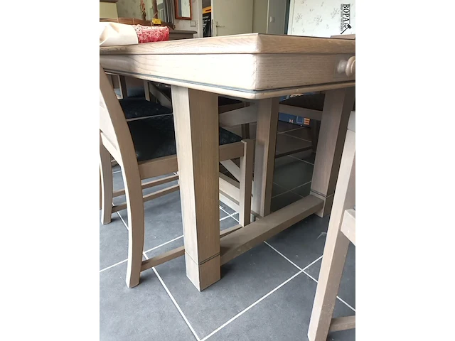 Lot 28 - eetkamer tafel - afbeelding 2 van  4