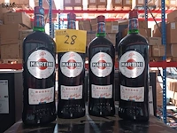 Lot 28 - flessen martini rosso 1,5 l. 4 stuks - afbeelding 1 van  2