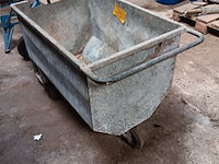 Lot 28 - gegalvaniseerde rolkar