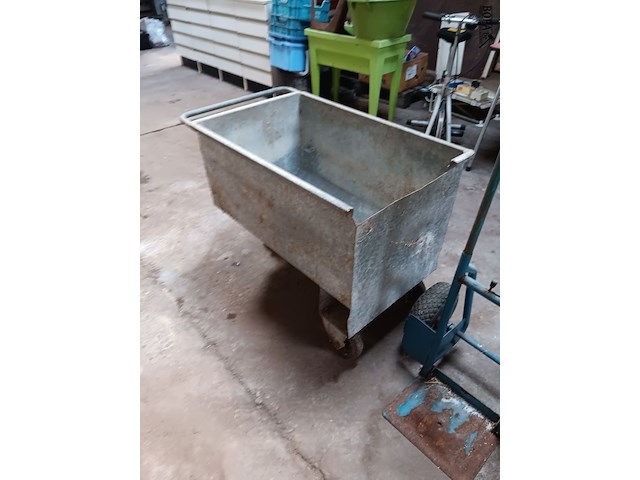 Lot 28 - gegalvaniseerde rolkar - afbeelding 2 van  2
