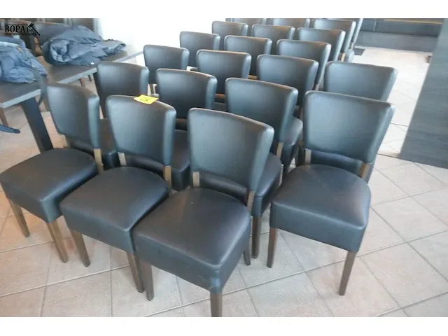 Lot 28 - horeca stoelen hilma 23 stuks - afbeelding 1 van  5