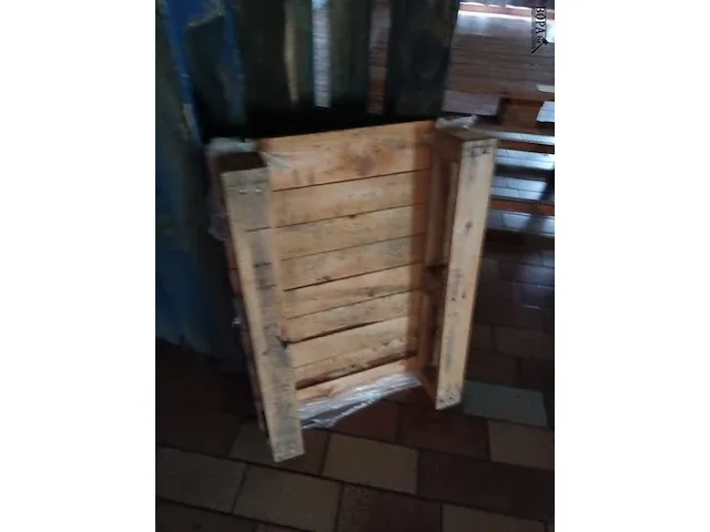 Lot 28 - houten palletten. 3 stuks - afbeelding 3 van  4