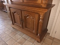 Lot 28 - houten vitrine kast - afbeelding 4 van  4