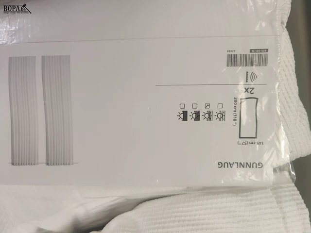 Lot 28 - ikea gordijn - afbeelding 2 van  2