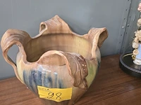 Lot 28 - keramische cache pot hoogte 28,5 cm - afbeelding 2 van  3