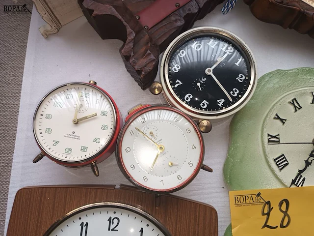 Lot 28 - klokken en barometers. 8 stuks - afbeelding 2 van  4