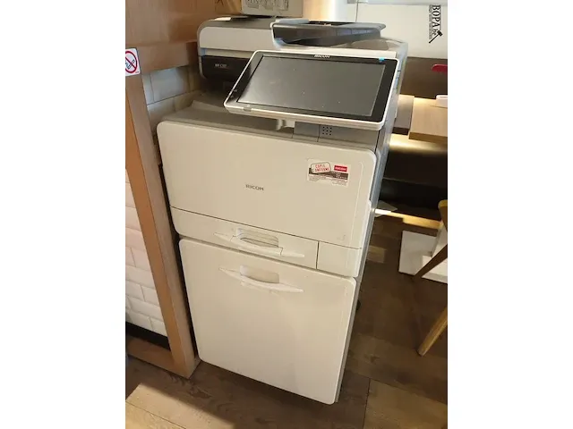 Lot 28 - kopieermachine ricoh - afbeelding 2 van  5