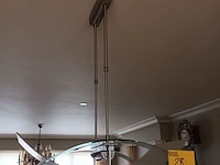 Lot 28 - moderne plafondlamp - afbeelding 1 van  3