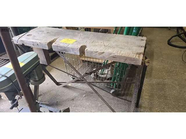 Lot 28 - opvouwbare werkbank - afbeelding 1 van  3