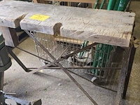 Lot 28 - opvouwbare werkbank - afbeelding 1 van  3