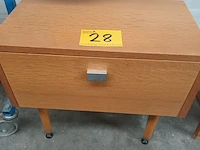Lot 28 - retro nachtkastje - afbeelding 1 van  5
