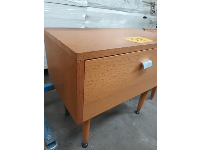 Lot 28 - retro nachtkastje - afbeelding 5 van  5