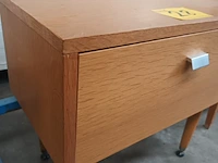 Lot 28 - retro nachtkastje - afbeelding 5 van  5