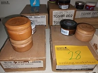 Lot 28 - schoen- en lederpoets. 70 stuks - afbeelding 2 van  6