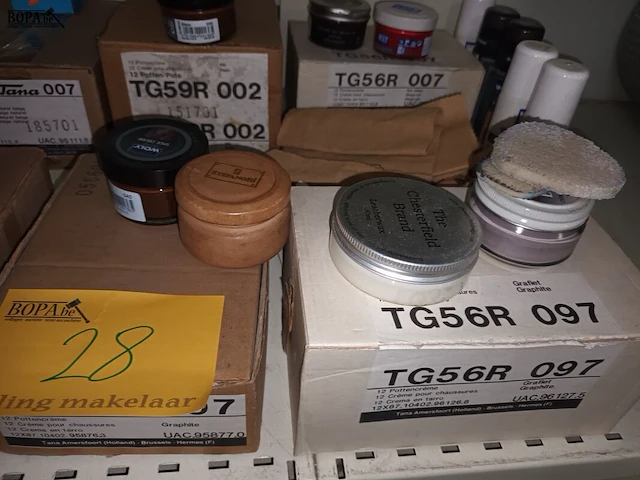 Lot 28 - schoen- en lederpoets. 70 stuks - afbeelding 3 van  6