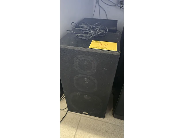 Lot 28 - speakers akai sr ha 102 2 stuks - afbeelding 1 van  5