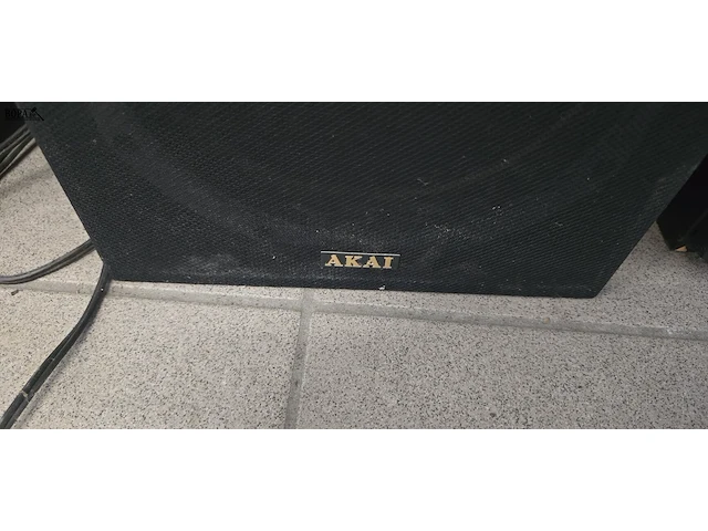 Lot 28 - speakers akai sr ha 102 2 stuks - afbeelding 2 van  5