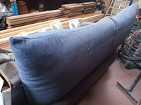 Lot 28 - stoffen sofa - afbeelding 3 van  3
