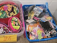 Lot 28 - top ball dora & hello kitty 7 stuks - afbeelding 1 van  6