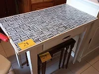 Lot 28 - vintage keukentafel met tegels - afbeelding 2 van  4
