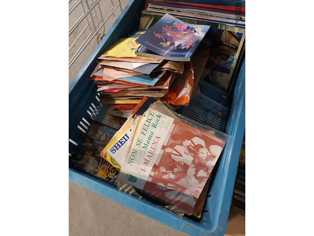 Lot 28 - vinyl platen en muziek cd’s - afbeelding 3 van  3
