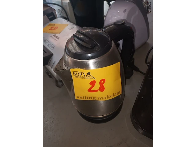Lot 28 - waterkoker - afbeelding 1 van  2