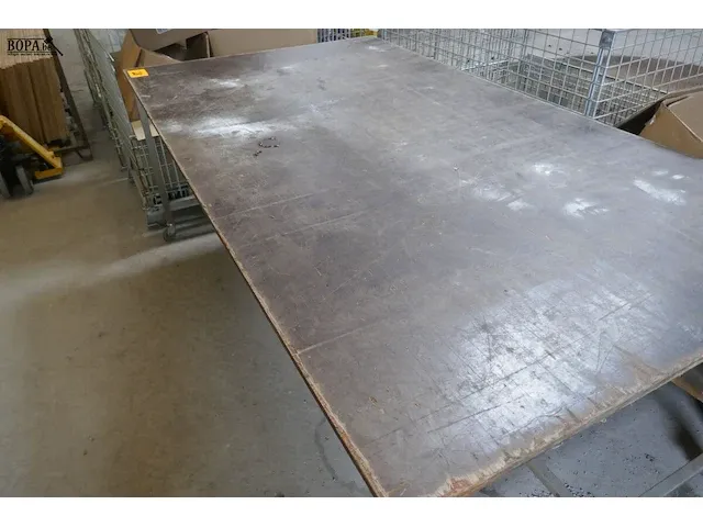 Lot 28 - werktafel - afbeelding 3 van  3