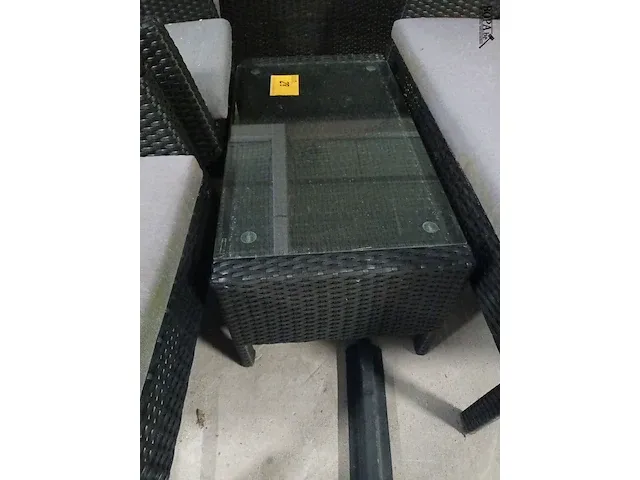 Lot 28 - wicker lounge set - afbeelding 5 van  7