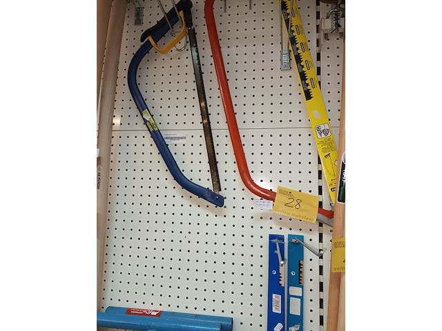 Lot 28 - zagen en zaagbladen - afbeelding 1 van  3