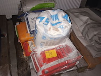 Lot 28 - zakken cement