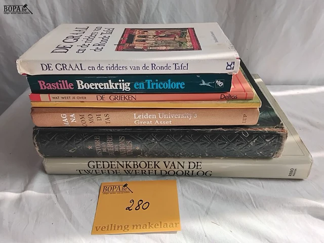 Lot 280 - lot boeken, 2e wereldoorlog geschiedenis, 7 stuks - afbeelding 1 van  1