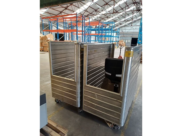 Lot 281 - aluminium transportkar. 2 stuks (h) - afbeelding 1 van  3