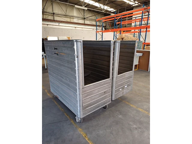 Lot 281 - aluminium transportkar. 2 stuks (h) - afbeelding 2 van  3