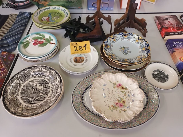 Lot 281 - sierborden. 23 stuks - afbeelding 1 van  5