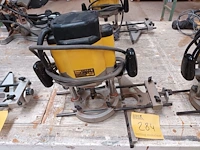 Lot 284 - bovenfrees dewalt - afbeelding 1 van  3