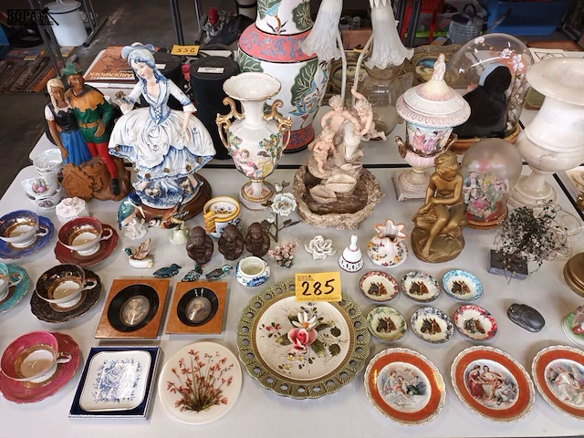 Lot 285 - decoratie. 55 stuks - afbeelding 1 van  8