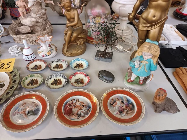 Lot 285 - decoratie. 55 stuks - afbeelding 2 van  8