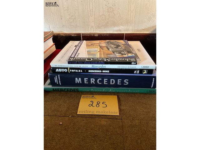 Lot 285 - mercedes benz auto koffietafelboek, 5 stuks - afbeelding 1 van  1