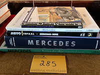 Lot 285 - mercedes benz auto koffietafelboek, 5 stuks - afbeelding 1 van  1