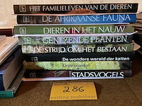 Lot 286 - artis historia boeken plant-dier incl prenten, 8 stuks - afbeelding 1 van  1