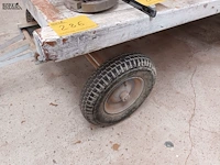 Lot 286 - platte transportkar - afbeelding 1 van  4