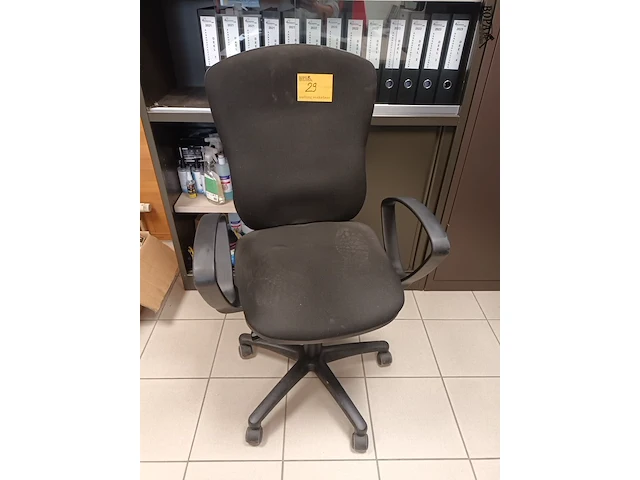 Lot 29 - bureaustoel zwart - afbeelding 1 van  2