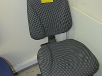 Lot 29 - bureaustoel - afbeelding 1 van  1